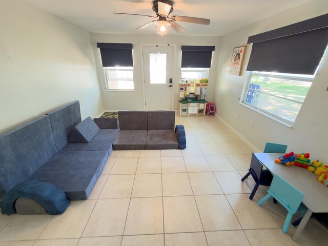 207 MANDARIN LN, Fruitland Park, FL 34731