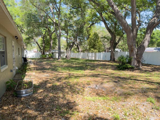 207 MANDARIN LN, Fruitland Park, FL 34731