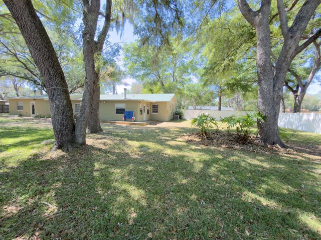 207 MANDARIN LN, Fruitland Park, FL 34731