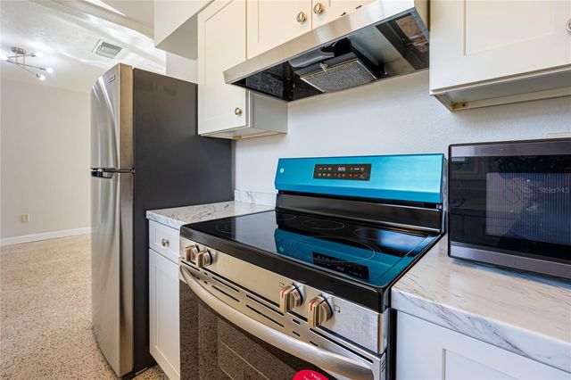 5773 3RD AVENUE N, St Petersburg, FL 33710