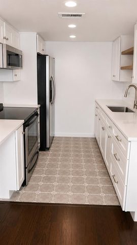 4611 W NORTH B STREET 232, Tampa, FL 33609