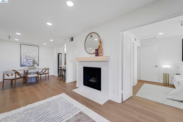 2111 Latham St 307, Mountain View, CA 94040