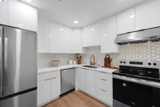 2111 Latham St 307, Mountain View, CA 94040