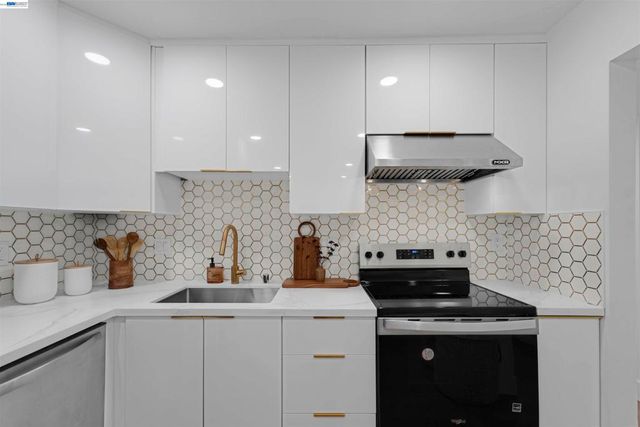 2111 Latham St 307, Mountain View, CA 94040
