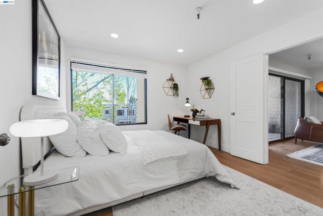 2111 Latham St 307, Mountain View, CA 94040