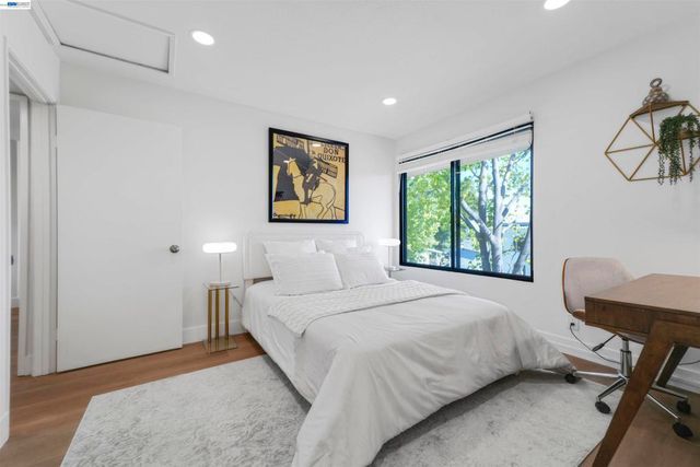 2111 Latham St 307, Mountain View, CA 94040