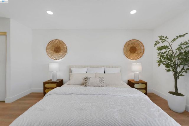 2111 Latham St 307, Mountain View, CA 94040