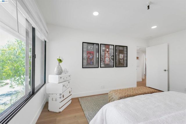 2111 Latham St 307, Mountain View, CA 94040