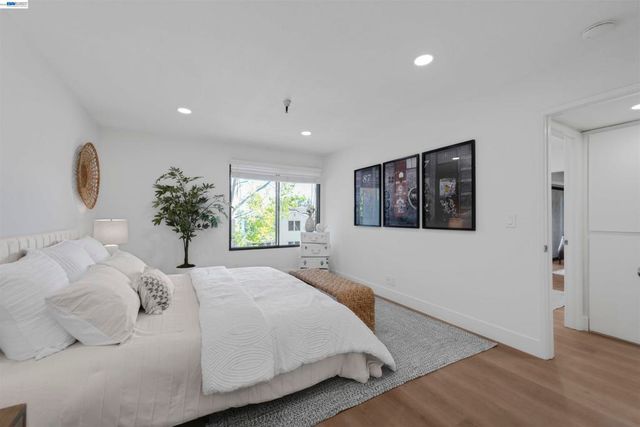 2111 Latham St 307, Mountain View, CA 94040