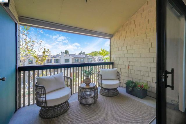2111 Latham St 307, Mountain View, CA 94040