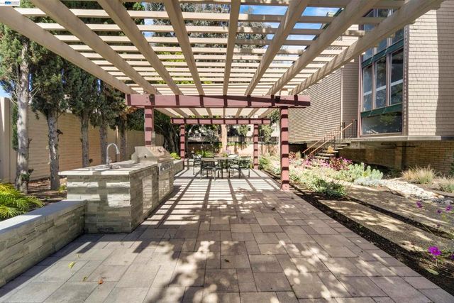 2111 Latham St 307, Mountain View, CA 94040