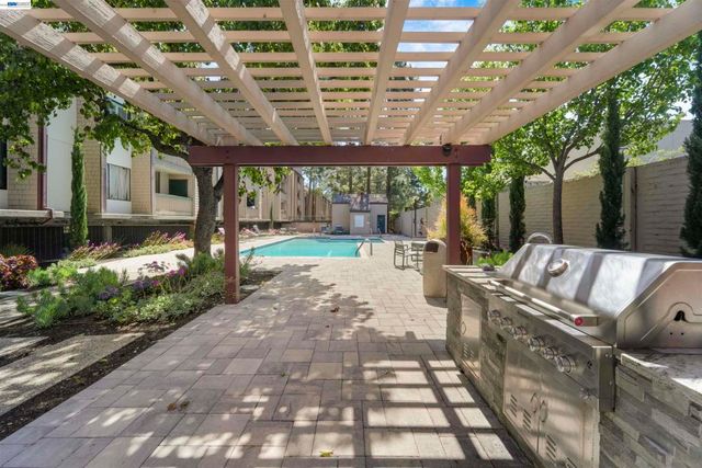 2111 Latham St 307, Mountain View, CA 94040
