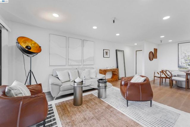 2111 Latham St 307, Mountain View, CA 94040