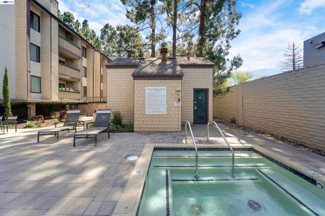 2111 Latham St 307, Mountain View, CA 94040