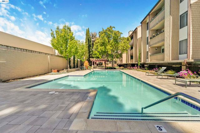 2111 Latham St 307, Mountain View, CA 94040