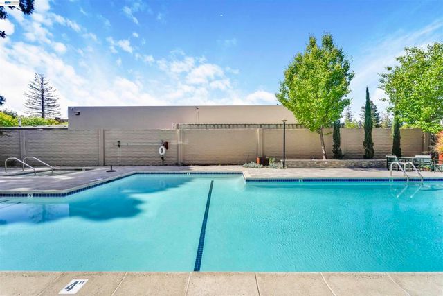 2111 Latham St 307, Mountain View, CA 94040