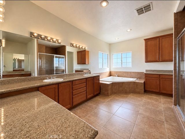 675 Winners Circle, San Jacinto, CA 92582