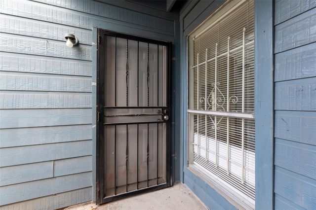 10001 Westpark Drive 67, Houston, TX 77042
