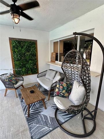 5424 Garfield St, Hollywood, FL 33021