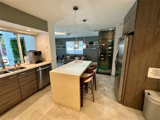 5424 Garfield St, Hollywood, FL 33021