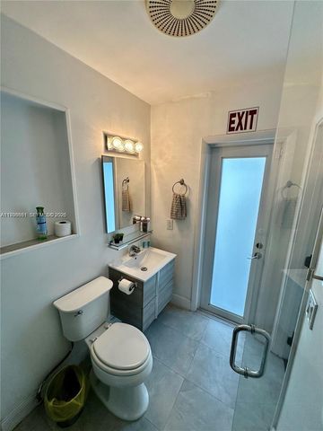 5424 Garfield St, Hollywood, FL 33021