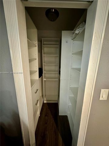 5424 Garfield St, Hollywood, FL 33021