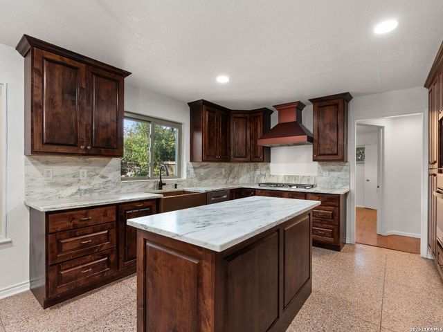 102 Riviera Drive, San Antonio, TX 78213