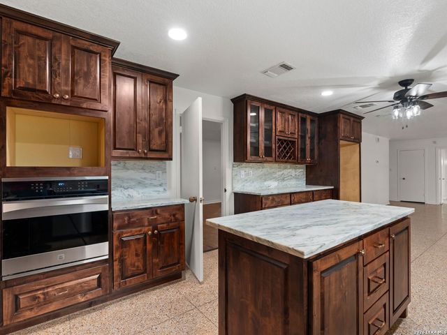 102 Riviera Drive, San Antonio, TX 78213