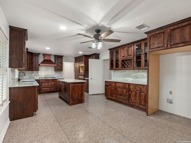 102 Riviera Drive, San Antonio, TX 78213