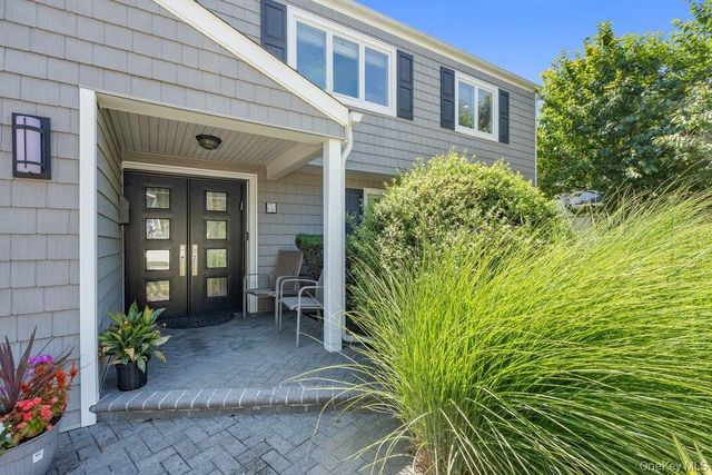 3 Nora Lane, Plainview, NY 11803