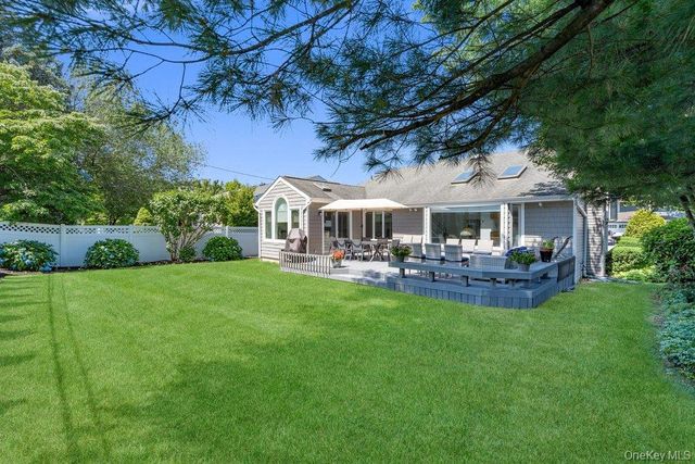 3 Nora Lane, Plainview, NY 11803