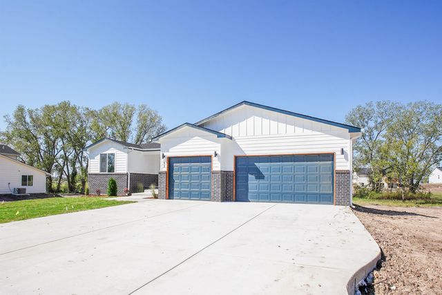 195 S Arbor Valley Way, Valley Center, KS 67147