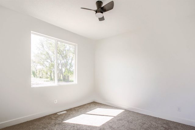 195 S Arbor Valley Way, Valley Center, KS 67147