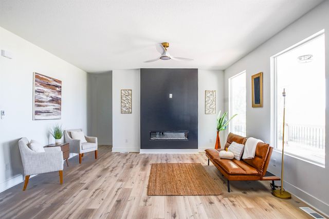 195 S Arbor Valley Way, Valley Center, KS 67147