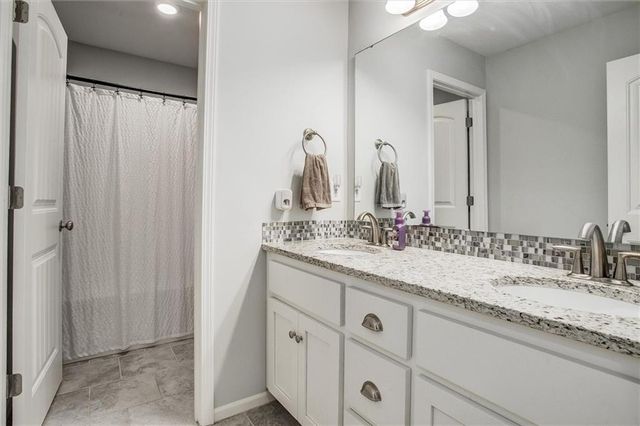 1612 March Lane, Raymore, MO 64083