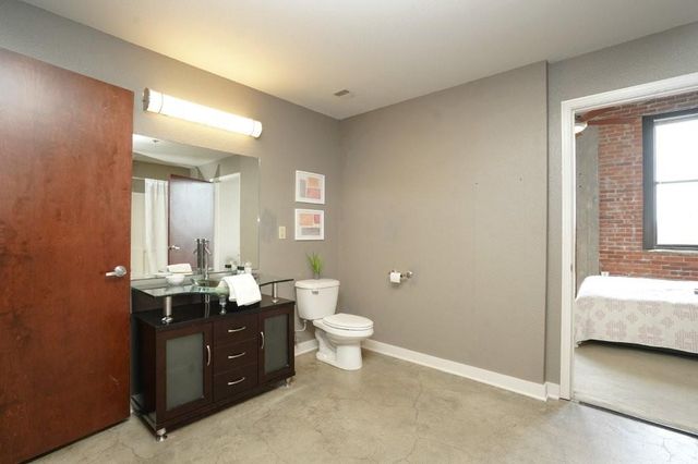 1535 Walnut Street 705, Kansas City, MO 64108