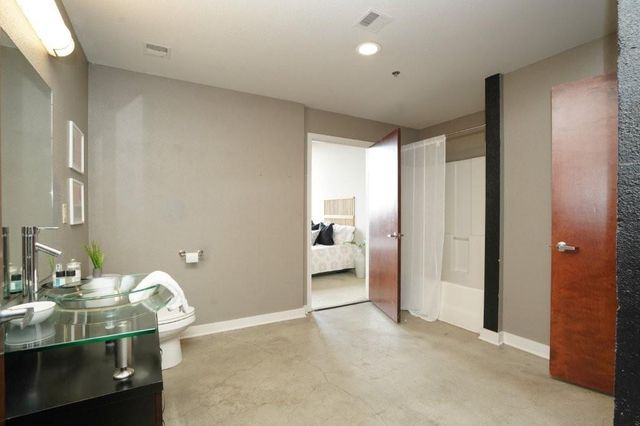 1535 Walnut Street 705, Kansas City, MO 64108