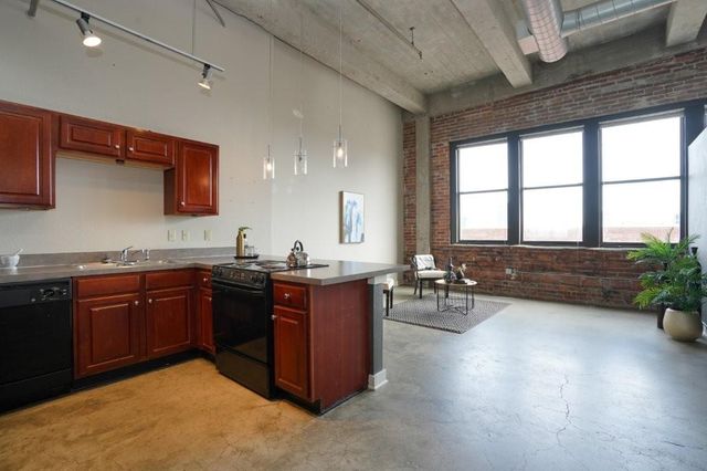1535 Walnut Street 705, Kansas City, MO 64108
