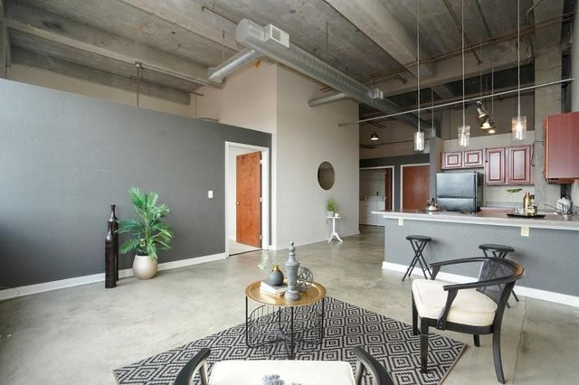 1535 Walnut Street 705, Kansas City, MO 64108