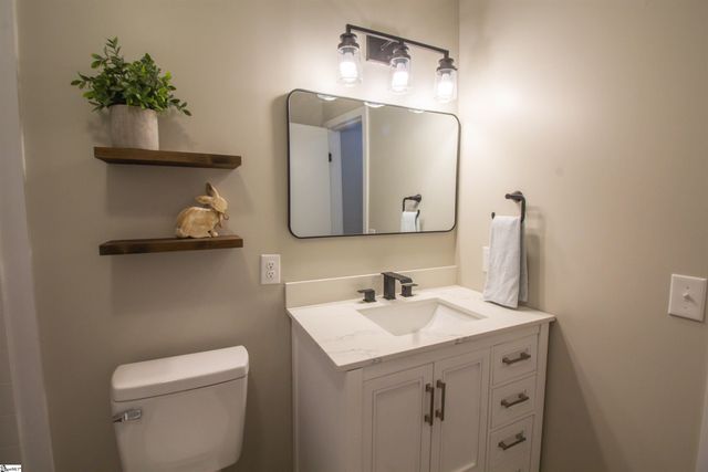 319 E Hampton Avenue, Honea Path, SC 29654