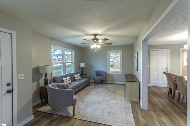 319 E Hampton Avenue, Honea Path, SC 29654