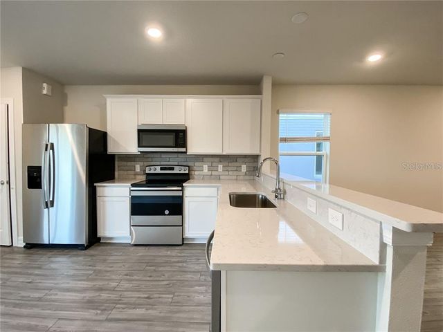 17434 MILLION LAKES COURT, Clermont, FL 34714