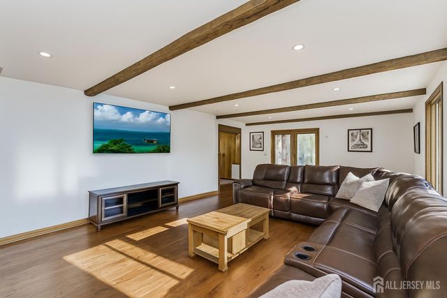 64 Pennington Road, New Brunswick, NJ 08901