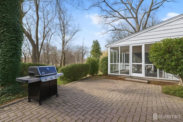 64 Pennington Road, New Brunswick, NJ 08901