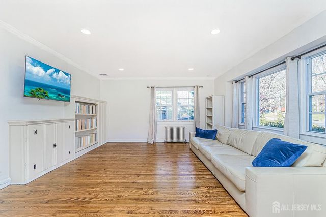 64 Pennington Road, New Brunswick, NJ 08901