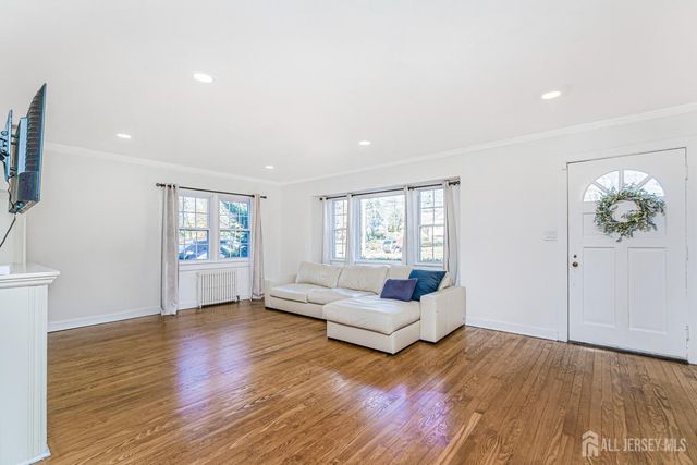 64 Pennington Road, New Brunswick, NJ 08901