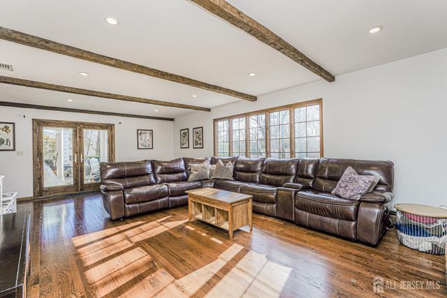 64 Pennington Road, New Brunswick, NJ 08901