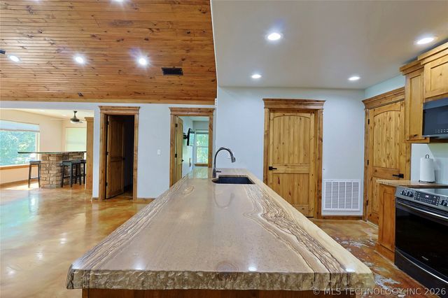 117051 S 4238 Road, Eufaula, OK 74432