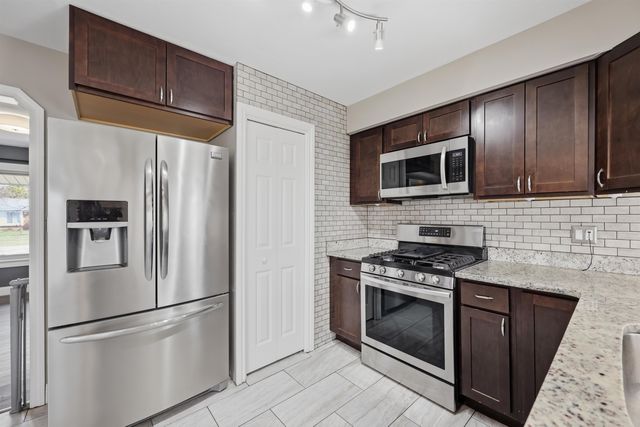 45573 Keding Street, Utica, MI 48317