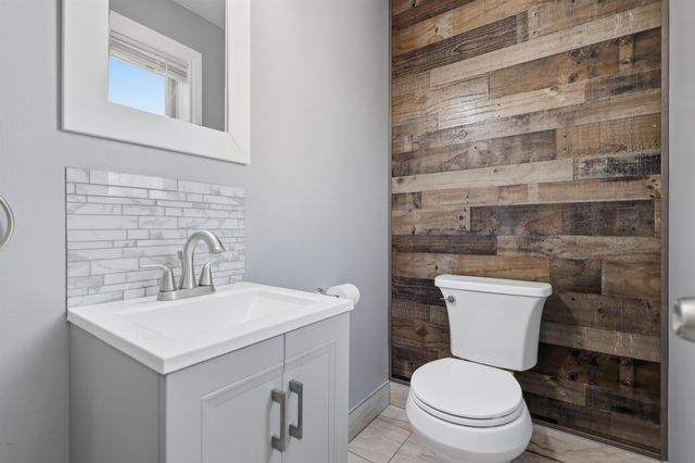 45573 Keding Street, Utica, MI 48317